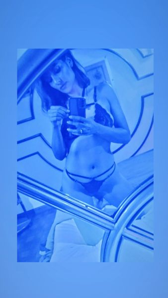 Hola papito.. soy Lorena una chica super completa y complaciente. Soy una mujer que le encantan los mimos. Te voy a mimar mucho mientras coges bien cogida,🔥😈.. Ansiedad por conocerte..  escribime y te cuento más❤️🌶️🌶️